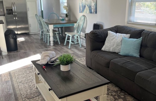 Crivitz Cottage | Peaceful 3-bedroom cottage on private Grass Lake.