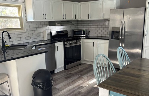 Crivitz Cottage | Peaceful 3-bedroom cottage on private Grass Lake.