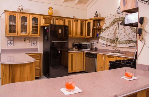 Tower Isle House | Peaceful 3 Bedroom Home 1 Min Away From The Beach