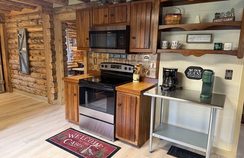 Augusta Cabin | Peaceful 3-bedroom Secluded Cabin with Private Pool