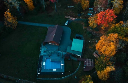 Sparrow Bush Cabin | Peaceful 3-Bedroom Log Cabin Retreat in the Heart of Idyllic Sparrow Bush NY