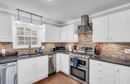 Columbus House | Peaceful 4-bedroom house in charming Columbus