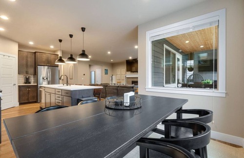 Renton House | Peaceful 5BR Family Retreat