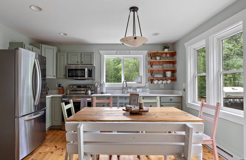 Outing House | Peaceful and Cozy Modern Lakehouse Cabin on 4 acres