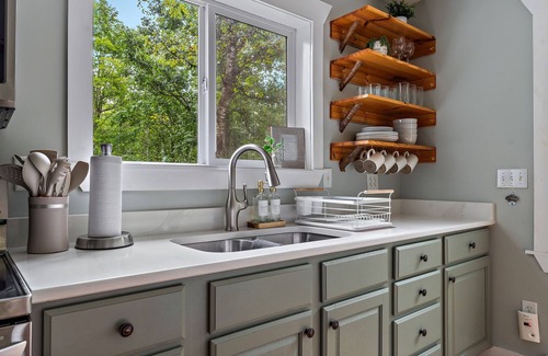 Outing House | Peaceful and Cozy Modern Lakehouse Cabin on 4 acres