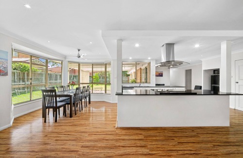 Stanhope Gardens House | Peaceful and Spacious single storey house with split A/C in each room
