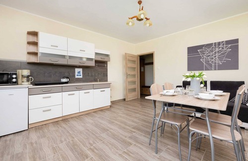 Wrzosowo Apartment | Peaceful Apartment Wrzosowo Bay with Parking by Noclegi Renters