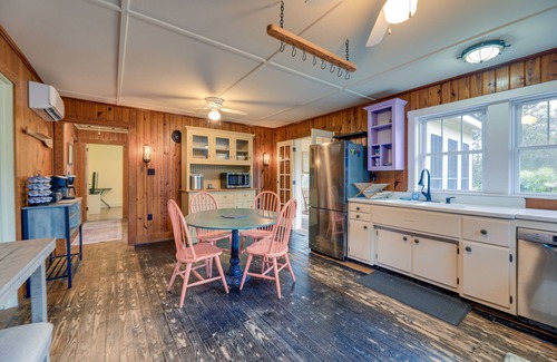 Atlantic Cottage | Peaceful Atlantic Cottage w/Deck & Yard!