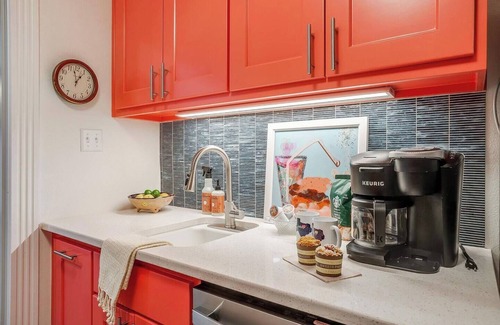 Granbury Bed & Breakfast | Peaceful bed & breakfast steps from the downtown square, minutes from the LAKE!