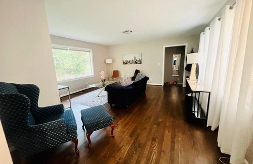 Crestline Heights House | Peaceful Bungalow Mins to Airport