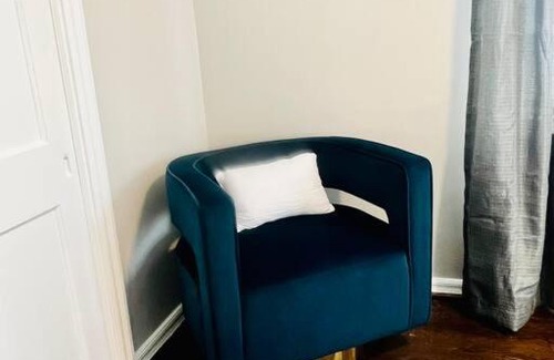Crestline Heights House | Peaceful Bungalow Mins to Airport