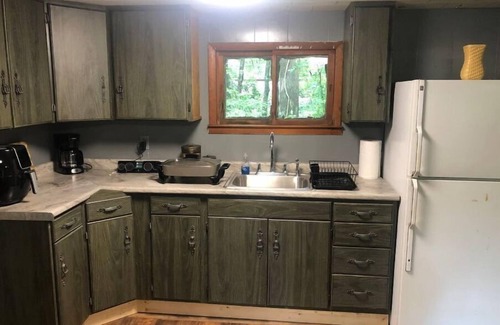 Westphalia Cabin | Peaceful Cabin By The Lake