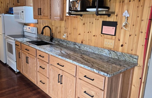 Farmersville Station Cabin | Peaceful cabin getaway close to Ellicottville and Holimont.