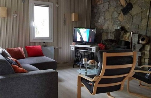 Transinne Ski Chalet | Peaceful Chalet in Transinne with Patio