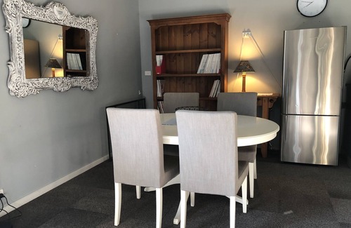 Killawarra Villa | Peaceful, comfortable and convenient river retreat