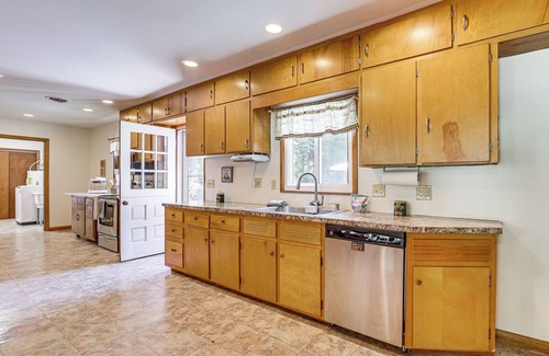 Coshocton House | Peaceful Coshocton Home w/Grills & Spacious Yard