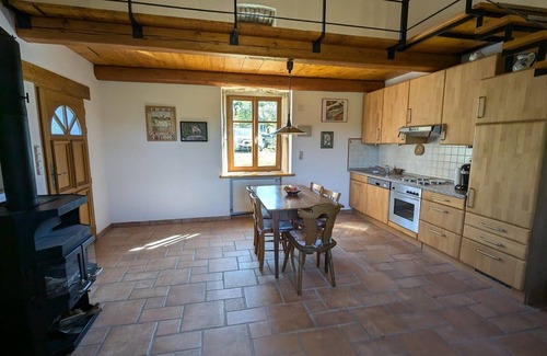 Gruey-les-Surance Cottage | Peaceful cottage with garden and pets allowed at Gruey-lès-Surance