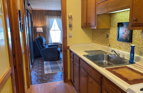 Concord Cottage | Peaceful Cottage - Relax, Kayak, Swim