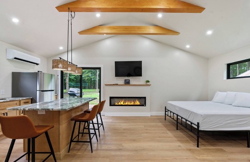 Porter Corners House | Peaceful cottage retreat near Saratoga Springs, Adirondacks & local lakes