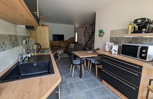 Saint-Remy Cottage | Peaceful cottage with pool, terrace, and Wifi in the forest for 4 guests