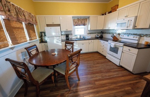 Greenwich House | Peaceful Country Guest Home