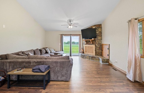 Horton House | Peaceful Country Home near Sheldon, MO