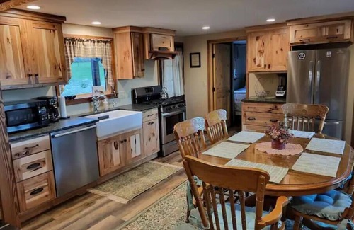 Chapmanville Cabin | Peaceful Deer View Cabin 2 BR