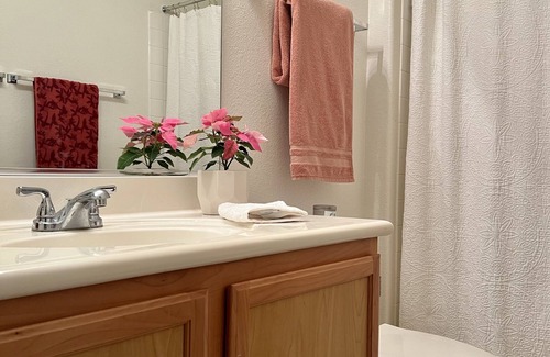 MacDonald Ranch Apartment | Peaceful Desert apartment (pet-friendly)