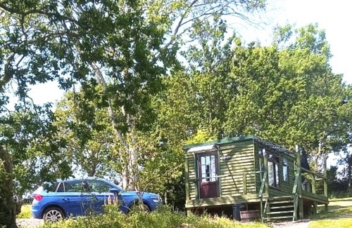 Hadlow Down Apartment | Peaceful en-suite cabin all mod cons. Close to and overlooking our fishing lake.