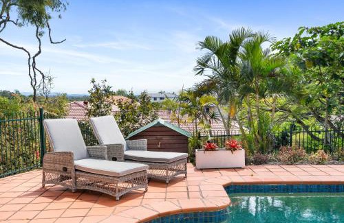 Bridgeman Downs House | Peaceful Family Home: 4-Bed Pool Alfresco Dining