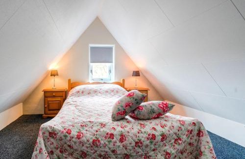 Elim House | Peaceful Family Home in Elim
