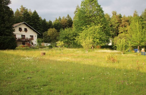 La Bourgonce Cottage | Peaceful Forest Retreat: Cozy 2-Bed Gîte with Garden, Terrace, and Outdoor Activities