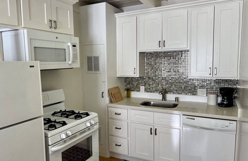Belmont Apartment | Peaceful Garden Escape in Convenient Location 1/1
