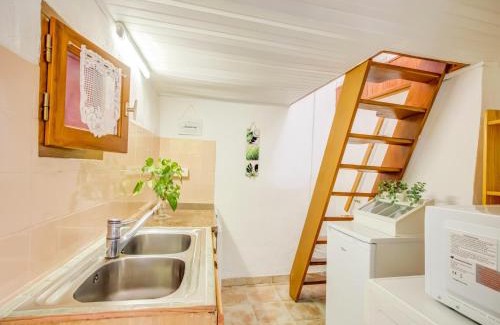 Berre-des-Alpes House | Peaceful Garden Retreat, Berre