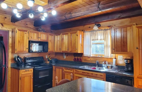 Luray Cabin | Peaceful getaway in the Shenandoah Valley