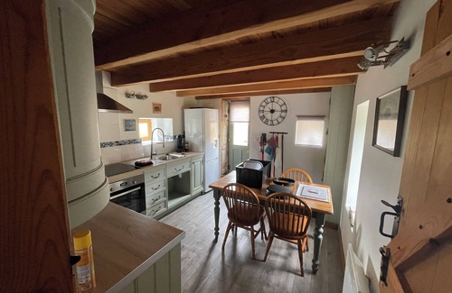 Dournazac Cottage | Peaceful Haven in Regional National Park with Private Lake