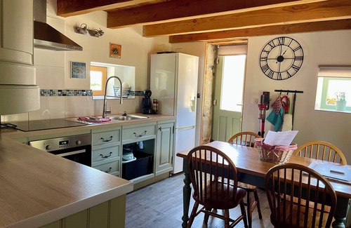 Dournazac Cottage | Peaceful Haven in Regional National Park with Private Lake