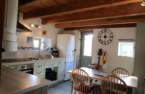 Dournazac Cottage | Peaceful Haven in Regional National Park with Private Lake