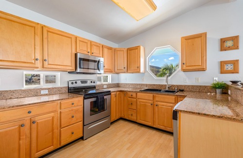 Kona Paradise House | Peaceful Haven: Oceanfront Views - Steps from Pebble Beach~