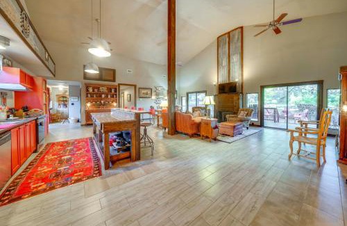 San Antonio House | Peaceful Helotes Cabin Fire Pit, 9 Mi to Old Town