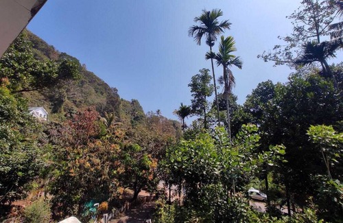 Devikolam House | Peaceful Hillside Homestay