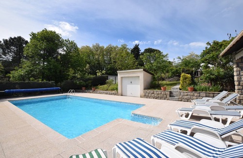 Sampzon House | Peaceful holiday home in Sampzon with pool