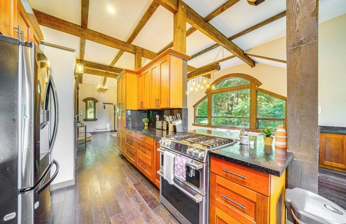 Sammamish House | Peaceful Home w/Partial Lake Sammamish View!