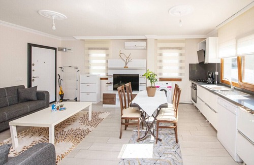 Golturkbuku Apartment | Peaceful Home with Amazing View in Golturkbuku