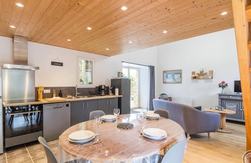 Besneville Cottage | Peaceful house with private terrace and enclosed garden near Cotentin beaches