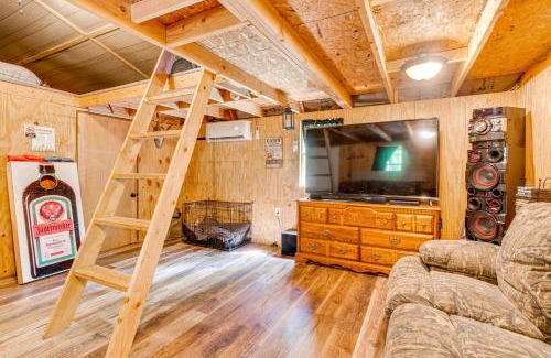 Barnhill Apartment | Peaceful Hunting Cabin Less Than 3 Mi to Sam Dale Lake!