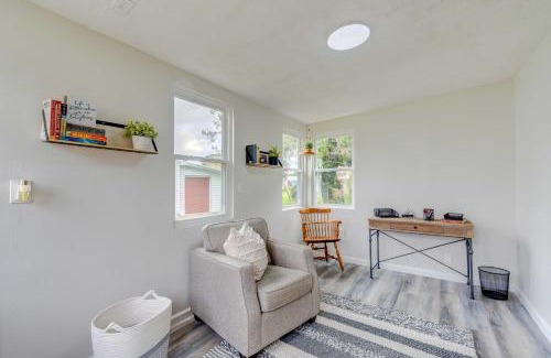 Del Mar House | Peaceful Lady Lake Home with Screened-In Porch!