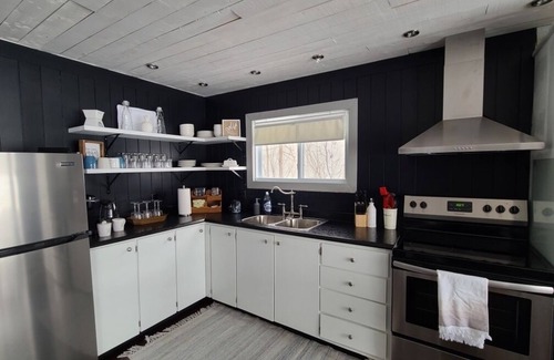 Terra Nova Cabin | Peaceful lake front space were nature is at you door step.