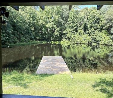 Newnan House | Peaceful Lake House