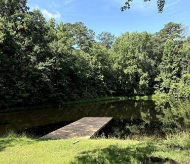 Newnan House | Peaceful Lake House